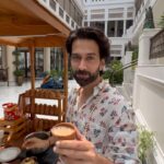 Nakuul Mehta Instagram – The Ganges converted a coffee aficionado into a Chaiwala.

Blaming @pilibhithouseharidwar 🫶
Best tea. Warmest hospitality.
#PilibhitHouseRituals
#Haridwar