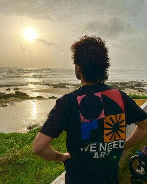 Nakuul Mehta Instagram - बोरिया बिस्तर & Sunsets 🌈