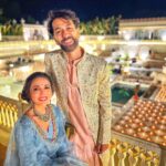 Nakuul Mehta Instagram - The weekend was spent celebrating the union of two of the most joyous, drunk in love and the warmest people we may know off.. Kashu & Akshat ❤️ It ran without a schedule, with lots of impromptu dancing, happy tears, so much heart and to our utter disappointment the exception of that generic mausi/tayaa ji present in every wedding complaining about the younger generation! There are great days, there are beautiful ones and then there are days which promise to stay with you for a very long time. Watching the both of you celebrate each other and revel in the company of your closest will remain one of the happiest memories. Eternal happyness @kashmira_irani & @captain_akshat ❤️ . . Also, special love to @malvikatalwar for @yeh_lehenga_nahi_mehenga waali sherwani 🤙🏼