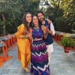 Nakuul Mehta Instagram – The weekend was spent celebrating the union of two of the most joyous, drunk in love and the warmest people we may know off.. Kashu & Akshat ❤️

It ran without a schedule, with lots of impromptu dancing, happy tears, so much heart and to our utter disappointment the exception of that generic mausi/tayaa ji present in every wedding complaining about the younger generation! 

There are great days, there are beautiful ones and then there are days which promise to stay with you for a very long time. Watching the both of you celebrate each other and revel in the company of your closest will remain one of the happiest memories. 

Eternal happyness @kashmira_irani & @captain_akshat ❤️

.
.

Also, special love to @malvikatalwar for @yeh_lehenga_nahi_mehenga waali sherwani 🤙🏼