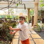Nakuul Mehta Instagram - Spent a ‘Dharma’ weekend singing ‘Tiger Baby’ Songs and relishing very ‘Rajshri’ food with the extended fam jam in this gorgeous find @villa_magnolia_alibaug courtesy the very ‘Yashraj’ (read: generous) @stayvista_official 💚 Feel free to savour the joy by using this coupon code: NAKUUL10 and making your holiday just as cinematic & joyful. You may miss my dope photography chops but for everything else there is @stayvista_official #Hosted