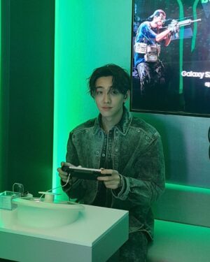 Nam Yoon-su Instagram - 📲.
#광고
#갤럭시스튜디오 #갤럭시s23 #ExploretheNew