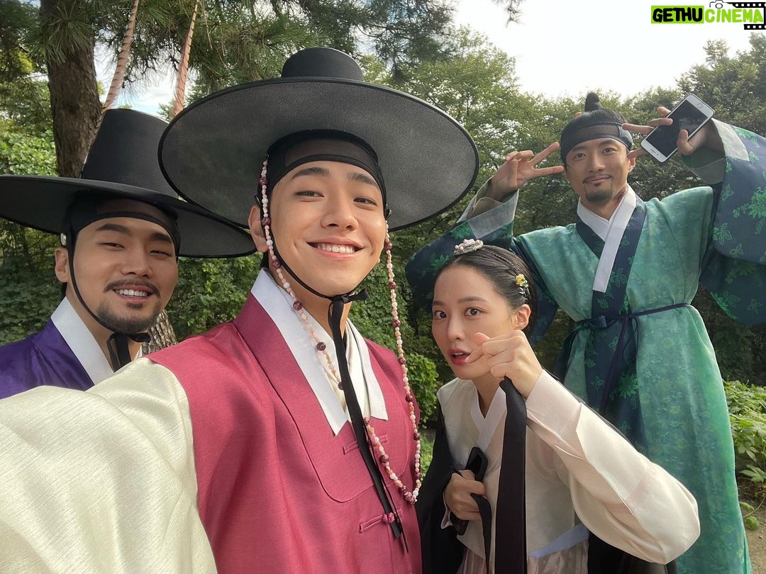 Nam Yoon-su Instagram - KBS 2 연모 첫 방송. 9시 30분 !! PM 넷플릭스 시청 가능!!