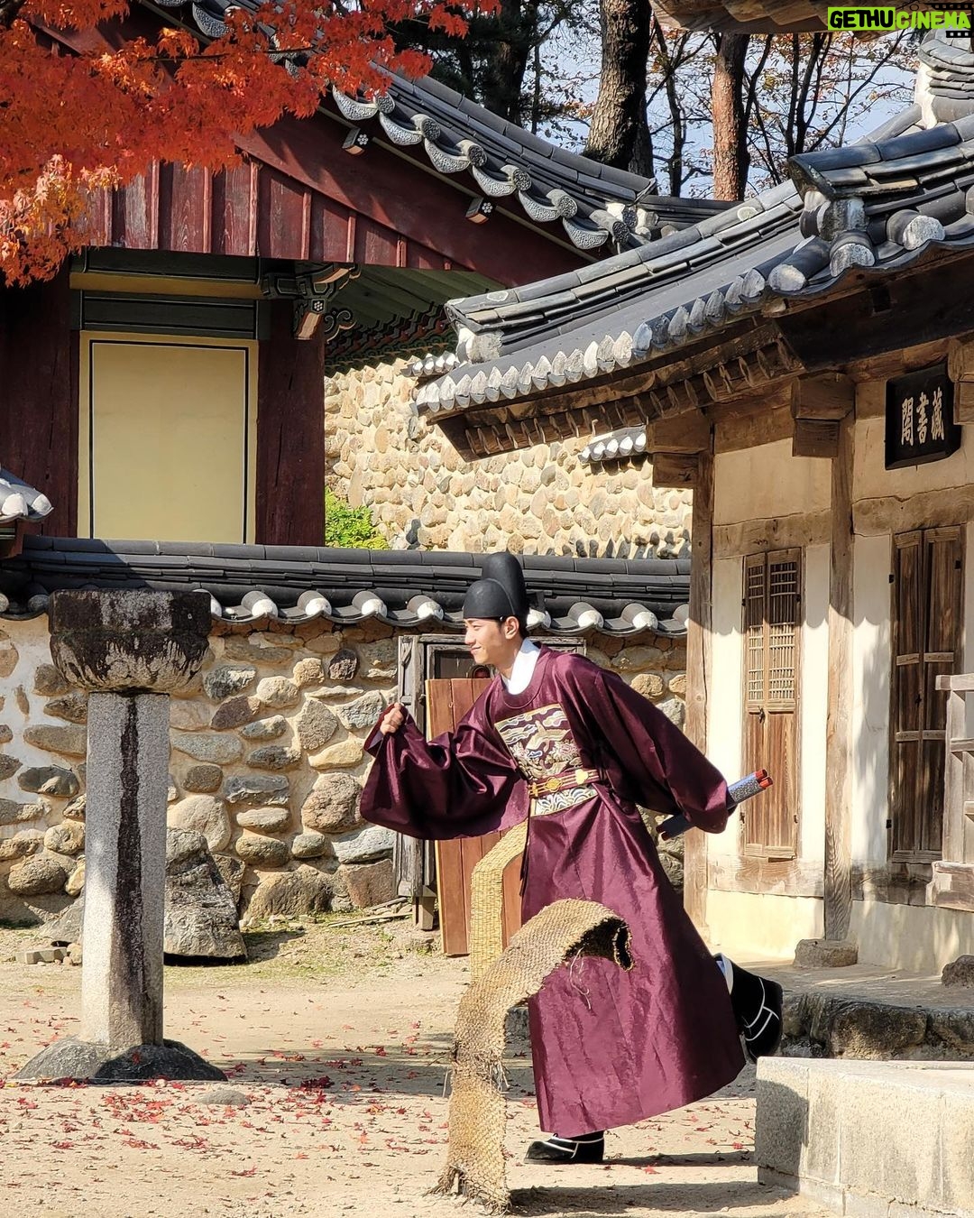 Nam Yoon-su Instagram - 연모 보려고 달려갑니다.🚶🏃♂️. #연모