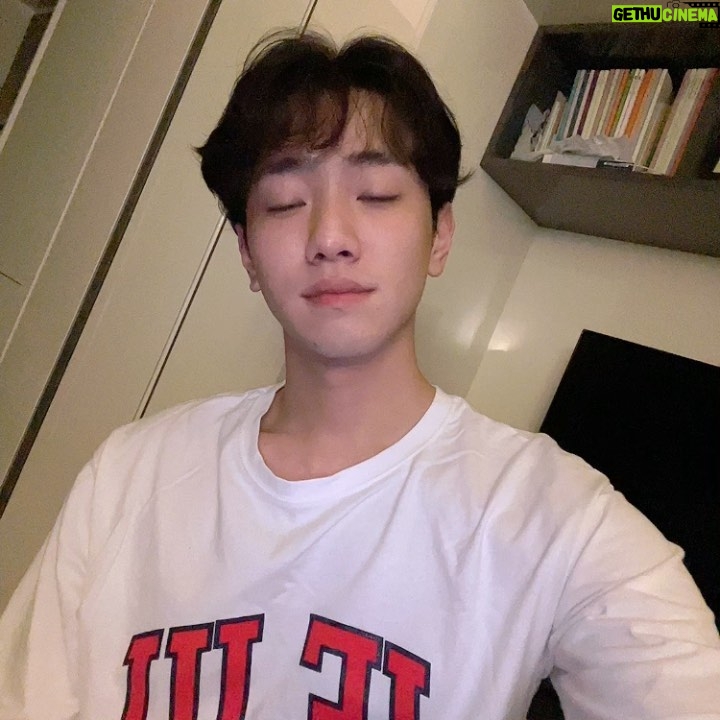 Nam Yoon-su Instagram - 제이어스,이션 형 앨범 고마워요.🔥. @wm_onoff - 춤춰 💃🕺