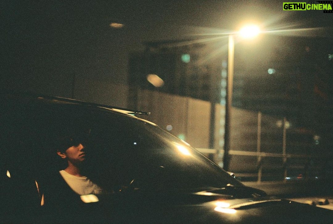Nam Yoon-su Instagram - 오늘 저녁 6시 #또새벽이오면 #colde #백현