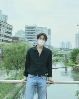 Nam Yoon-su Instagram - 근황.🤙.
📸: @kimjanghwan