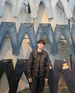Nam Yoon-su Instagram - 데님아이콘 리바이스501®  150주년 너무 축합니다. 이를 기념하기 위해 ,저도 참석했습니다.👖.

#Levis #LiveInLevis #리바이스 #501 #150yearsof501