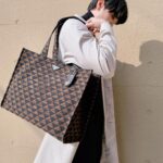 Nam Yoon-su Instagram – It’s My Bag.👜.
 #광고 @prada 트라이앵글의 변신!! 
기하학적이고 모던하게 재해석한 #PradaSymbole