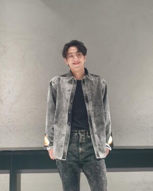 Nam Yoon-su Instagram - 📲.
#광고
#갤럭시스튜디오 #갤럭시s23 #ExploretheNew