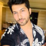 Namish Taneja Instagram - If you can’t remember my name, just say ‘chocolate’ 🍫🍫🍫🍫… I’ll turn around. #allbecauseofmyfans