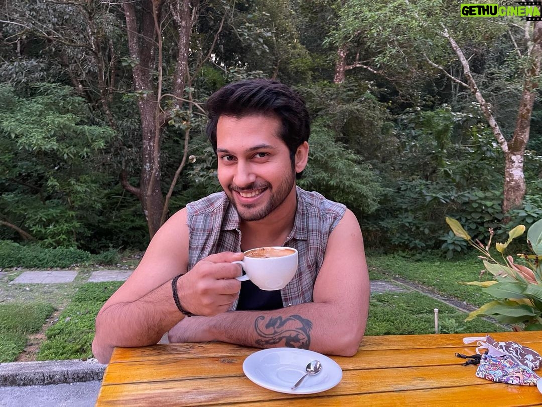 Namish Taneja Instagram - With coffee i am happier than a bird with a french fry 🍟...😊 Dont behave like last one in the picture if you have beautiful smile 😀#dontforgettosmile . . . . #allbecauseofmyfans