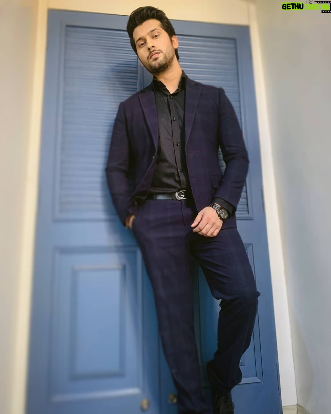 Namish Taneja Instagram - 10000rs wallet but empty 500rs wallet but 9500rs inside. The goal isn't to look rich. It's to be rich. . . . . #allbecauseofmyfans
