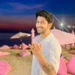 Namish Taneja Instagram - Thank you everyone for loving my new show 😍😍😍 Kisses to all my fans aww mera bacha to everyone Maitree 7pm everyday only on @zeetv @zee5shows #allbecauseofmyfans