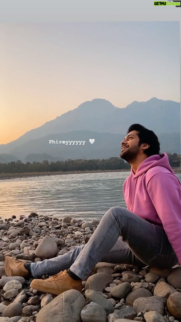 Namish Taneja Instagram - Challa gali gali rulda phireyy 🤍🤍 📸: @narula.raja #allbecauseofmyfans