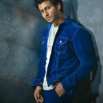 Namish Taneja Instagram - You'll have good days, bad days, overwhelming days, too tired days, “I'm awesome” days, “I can't go on” days, and every day you'll still show up. . . . . . . . Styling : @shalu_jaiswani 👨‍🎨- @makeup_artist_dipak_nayak_ 💇‍♂️- @hmu_by_rb Outfit - @raddesignerstudios Tshirt - @__wakeyourdreams__ #allbecauseofmyfans #namishtaneja