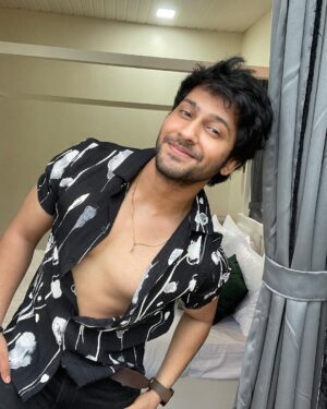 Namish Taneja Instagram - Be the reason someone smiles. Be the reason someone feels loved and believes in the goodness in people.
@ekostay 
#dontworrybehappy 😍🕊
#allbecauseofmyfans
📸 @prasaadpardeeshi_10
