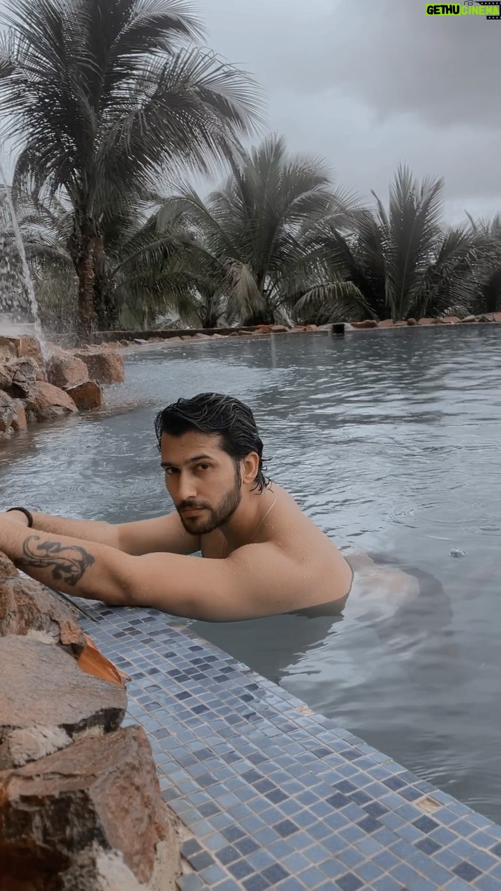 Namish Taneja Instagram - A man with no guts will never taste glory. #workhardstayhumble #enjoyeverymoment #makepeoplefeelspecial #bestrongerthanyourexcuses #allbecauseofmyfans @fazlaninaturesnest