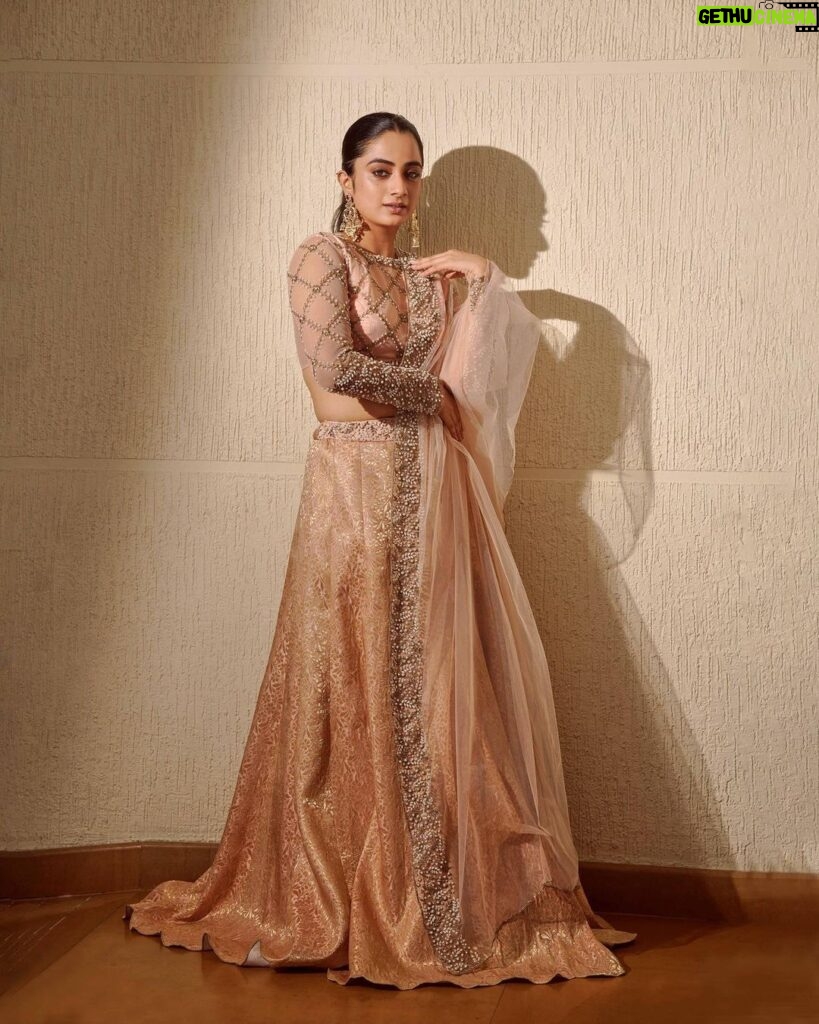 Namitha Pramod Instagram - Straight out of a Karan Johar movie kind of vibe 🥹✨ 📷: @arun_payyadimeethal Styled by : @rashmimuraleedharan Wearing : @thunnal #dressedupforanevent