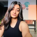 Namitha Pramod Instagram – Flaunting messy waves, sun-kissed chocolate eyes, and Poppo🤌🏻♥️

#nomakeup