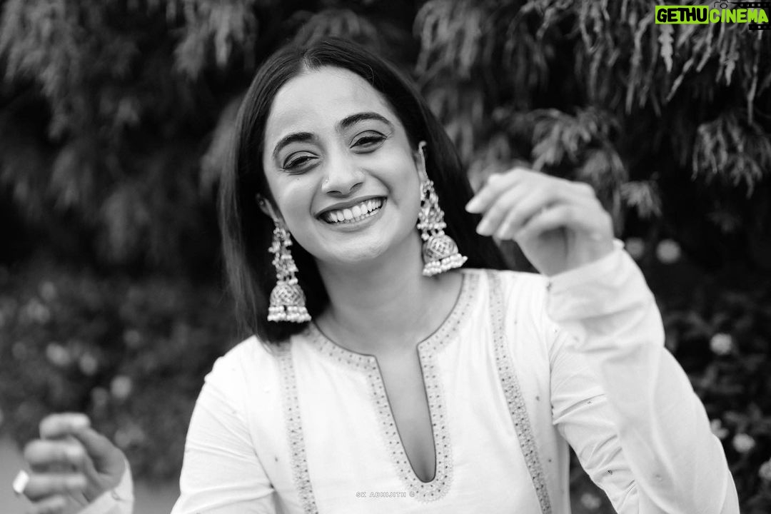 Namitha Pramod Instagram - 🤭🫣 📷 : @sk_abhijith