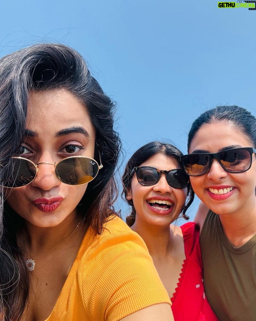 Namitha Pramod Instagram - Vacay with fav girls at fav place ✨🫶🏼♥☀ @mountainshadowswayanad @nichestays Mountain Shadows Wayanad