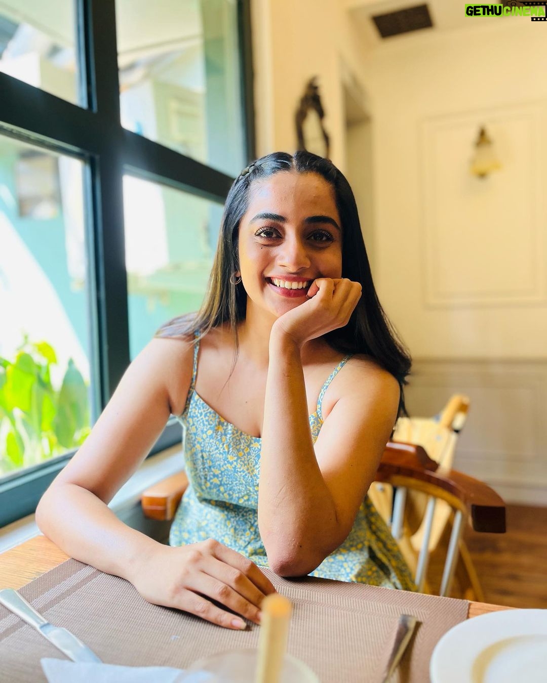 Namitha Pramod Instagram - When she clicks ♥️ 📷: @ardrabnair Summer Town Resto Cafe