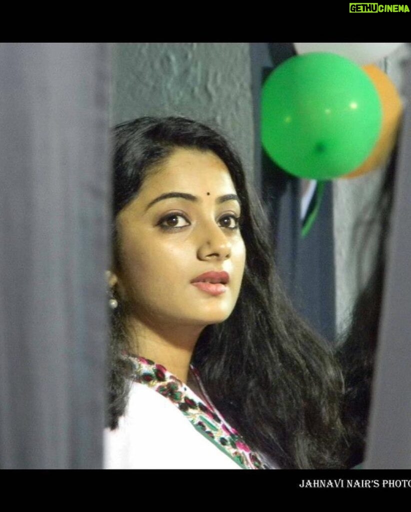 Namitha Pramod Instagram - Everyone has had a best friend/professional photographer like @jahnavinair_ in their life during school days. Tag yours 🥹😅🥲🤣 Comment your favourite picture from this series 🙄🥲