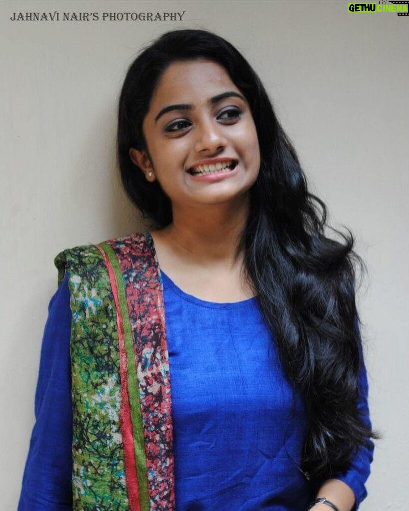 Namitha Pramod Instagram - Everyone has had a best friend/professional photographer like @jahnavinair_ in their life during school days. Tag yours 🥹😅🥲🤣 Comment your favourite picture from this series 🙄🥲