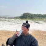 Namkoong Min Instagram - 유난히 더웠던 5월의 겨울 더위와 먼지와 눈가루와 다같이 고군분투하며🔥 4일간의 보령 촬영 무사히 완료 벌써부터 #연인👨‍❤️‍💋‍👨이 기다려지는 이유 다들 고생하셨습니다!