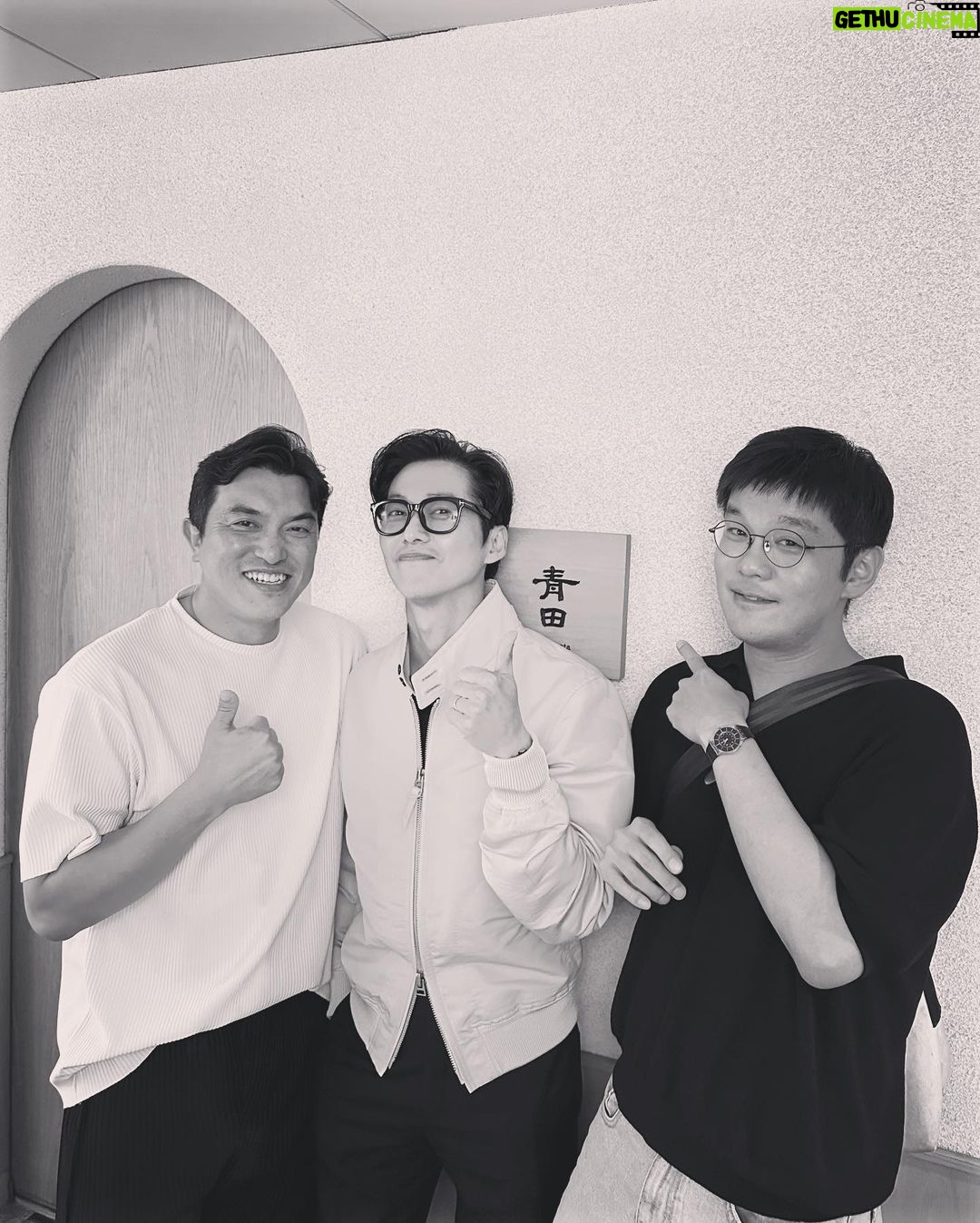 Namkoong Min Instagram - #whataperfectday with#김성용#검은태양#연인 with#김재현#천원짜리변호사 in#스시아오타