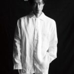 Namkoong Min Instagram – 「我認為它的敘事結構嚴謹、內容引人入勝,是個如『綜合禮包』一樣能獲得很多觀眾喜愛的作品。」
在受到無數影迷熱愛的《千元律師》之後,南宮珉與BAZAAR搶先聊起他目前正在準備拍攝的新作品《戀人》!也相信他的下一步依舊會帶給我們更多驚喜❤️
–
更多台灣版獨家專訪與花絮只在 @harpersbazaar_tw 📸
Photographs_KIM YEONGJUN
Realization_JERRY HSIEH
Text_CHRISTINA LEE
Hair_HAM HYE RANG
Makeup_SEUL-A
Stylist_OH JIHEE, SON YESEU
Agent _HYEWON ANGELA CHOI
Editor_ANGELINE HSIAO
@min_namkoong @loewe @peterwuparis #bazaarman #coverstory #南宮珉 #남궁민 #Namkoongmin