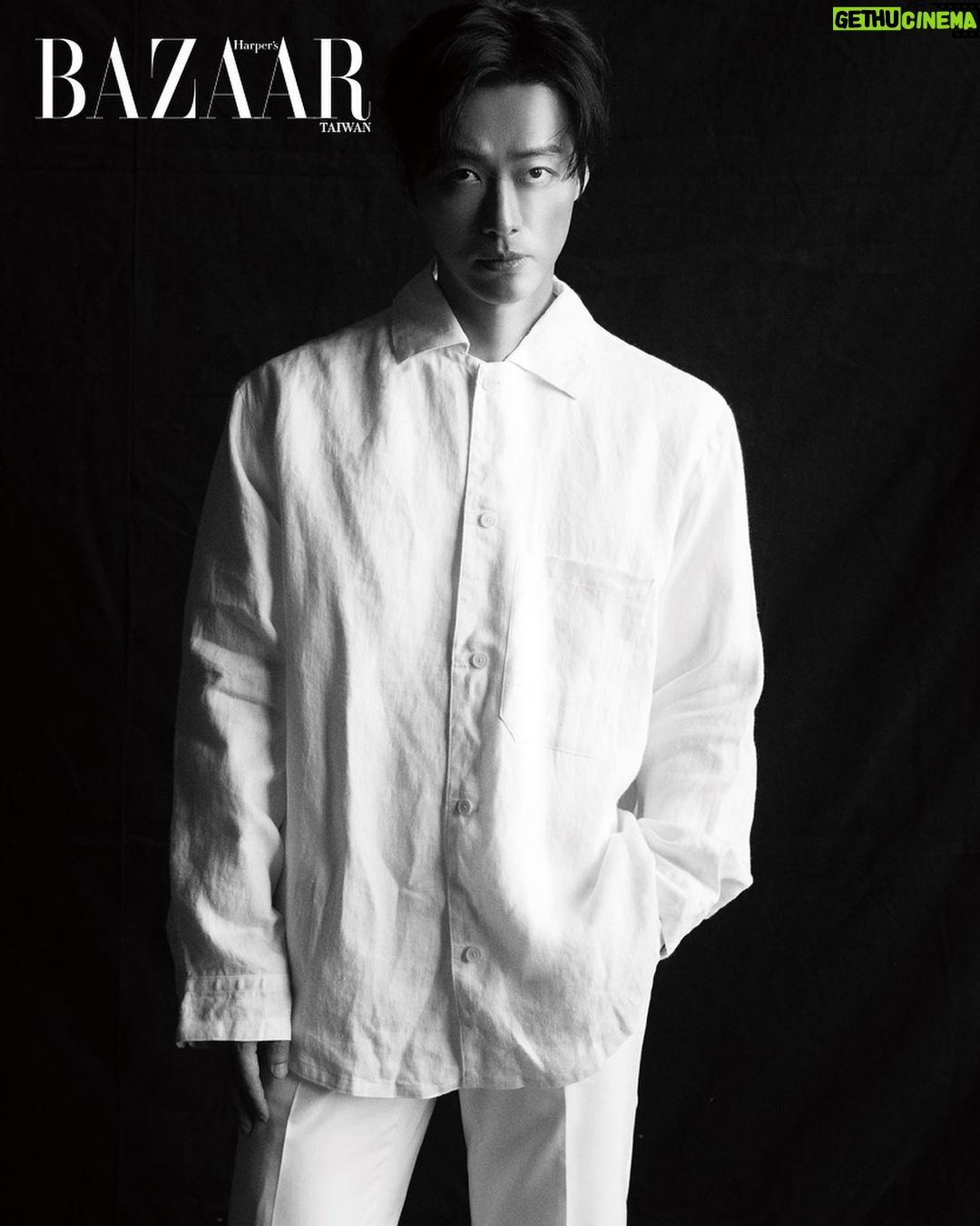 Namkoong Min Instagram - 「我認為它的敘事結構嚴謹、內容引人入勝,是個如『綜合禮包』一樣能獲得很多觀眾喜愛的作品。」 在受到無數影迷熱愛的《千元律師》之後,南宮珉與BAZAAR搶先聊起他目前正在準備拍攝的新作品《戀人》!也相信他的下一步依舊會帶給我們更多驚喜❤️ - 更多台灣版獨家專訪與花絮只在 @harpersbazaar_tw 📸 Photographs_KIM YEONGJUN Realization_JERRY HSIEH Text_CHRISTINA LEE Hair_HAM HYE RANG Makeup_SEUL-A Stylist_OH JIHEE, SON YESEU Agent _HYEWON ANGELA CHOI Editor_ANGELINE HSIAO @min_namkoong @loewe @peterwuparis #bazaarman #coverstory #南宮珉 #남궁민 #Namkoongmin