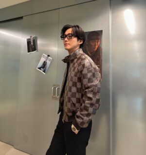 Namkoong Min Instagram - 🙋🏻‍♂️