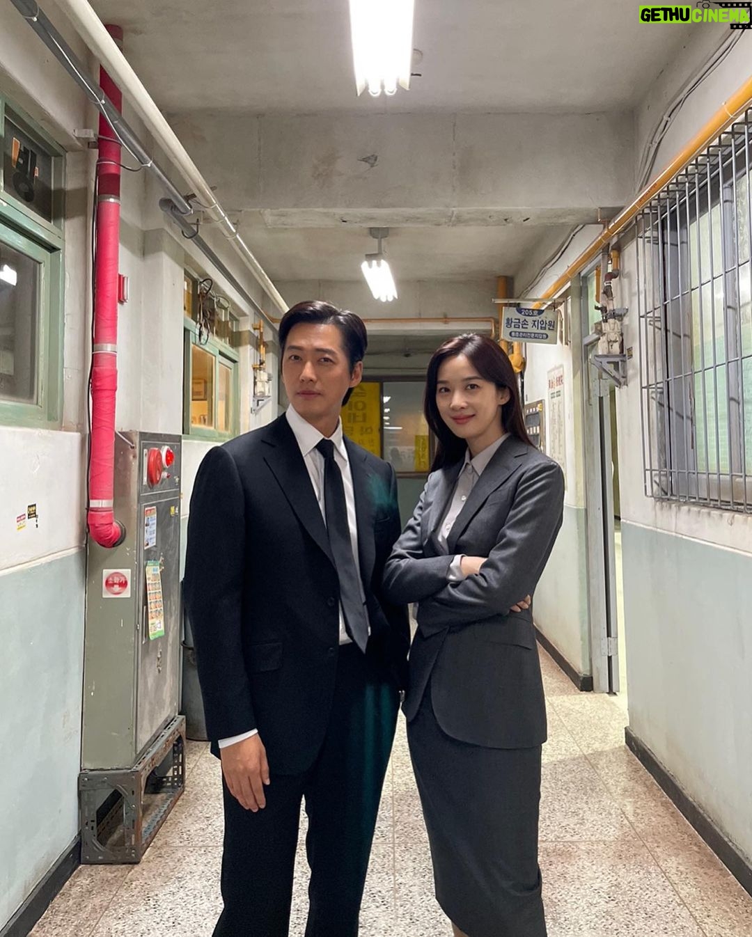 Namkoong Min - 121K Likes - #welcome
#이주영
#천원짜리변호사