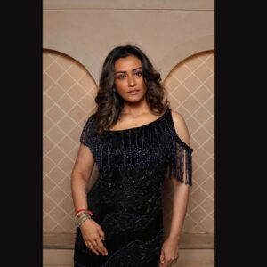 Namrata Shirodkar Instagram - Birthday behaviour!👸🏽 #AboutLastNight Outfit: @shriyasom HMU: @theartbeatsalon , @rajapathrunitanuja 👠: @septembershoes