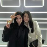 Nana Instagram - 지방시랑함께해 🤍 모미도함께해 🥰 #givenchy #2024SS #현대백화점 #판교점 #팝업스토어 #꽃 #newelegance #voyouchain #sharklockboots