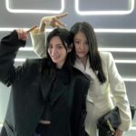 Nana Instagram - 지방시랑함께해 🤍 모미도함께해 🥰 #givenchy #2024SS #현대백화점 #판교점 #팝업스토어 #꽃 #newelegance #voyouchain #sharklockboots