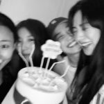 Nana Instagram - 함께해줘서고마워 영원한 내친구들🤍 #내생일🎂 #축하해주신모든분들께감사드립니다