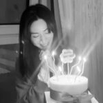 Nana Instagram - 함께해줘서고마워 영원한 내친구들🤍 #내생일🎂 #축하해주신모든분들께감사드립니다
