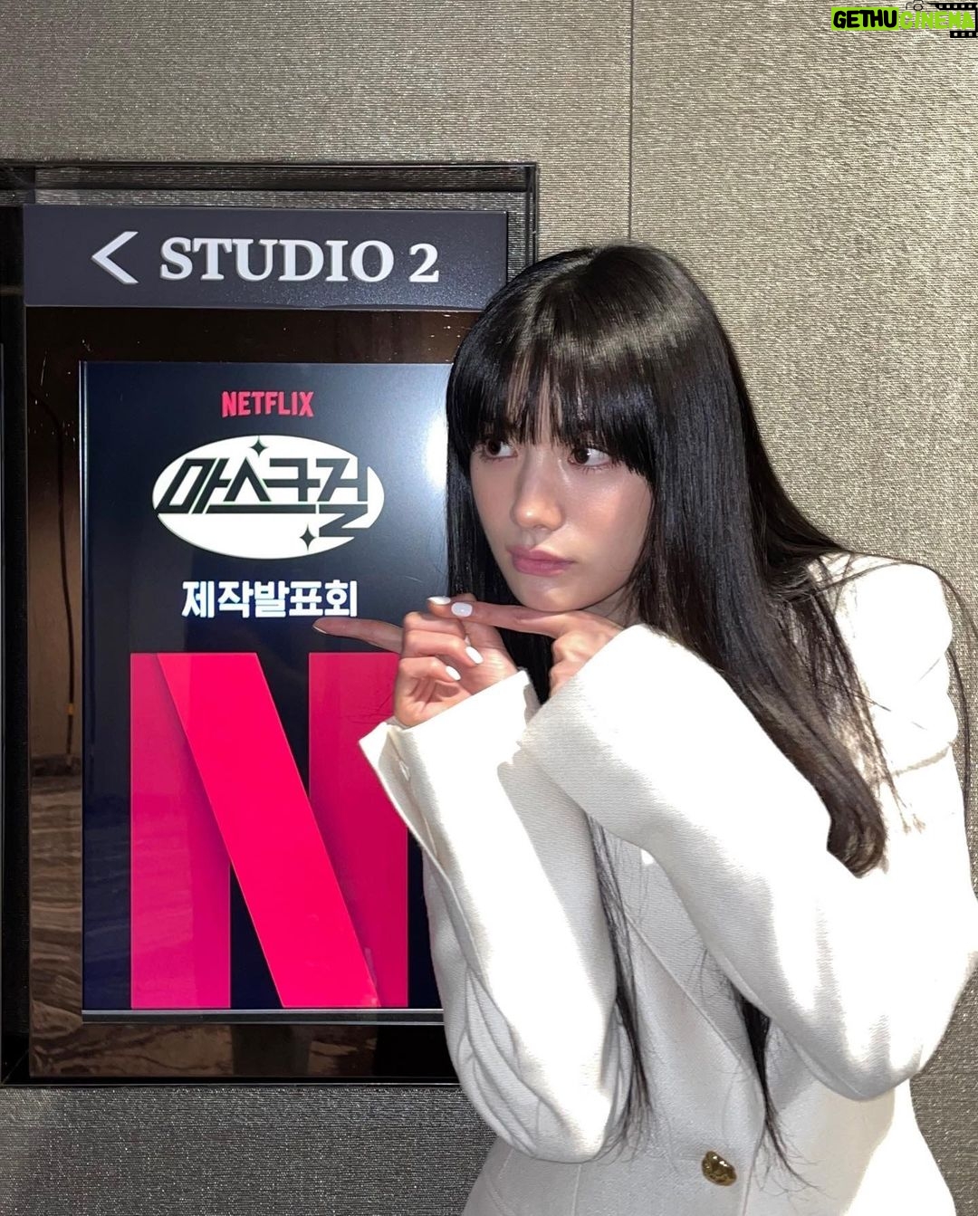Nana Instagram - 드디어‼️‼️‼️ #마스크걸 #넷플릭스시리즈 #8월18일 #김모미 #고현정 #이한별 #나나 #염혜란 #안재홍 #김용훈감독님 많관부🩷🩷🩷🩷🩷 내일모레라니…🫶😝