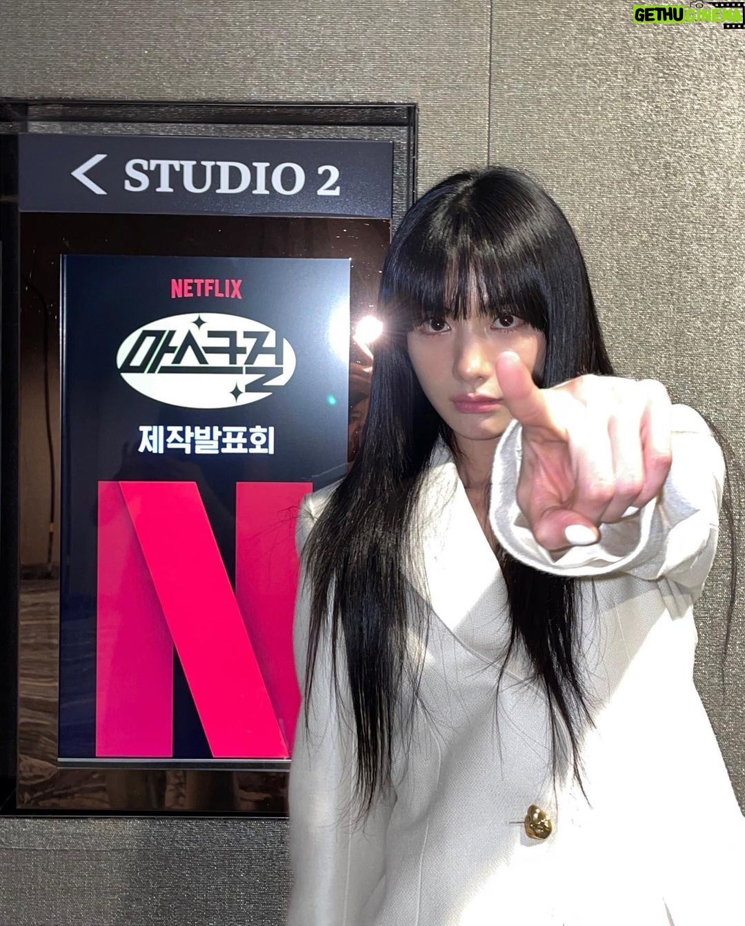 Nana Instagram - 드디어‼️‼️‼️ #마스크걸 #넷플릭스시리즈 #8월18일 #김모미 #고현정 #이한별 #나나 #염혜란 #안재홍 #김용훈감독님 많관부🩷🩷🩷🩷🩷 내일모레라니…🫶😝