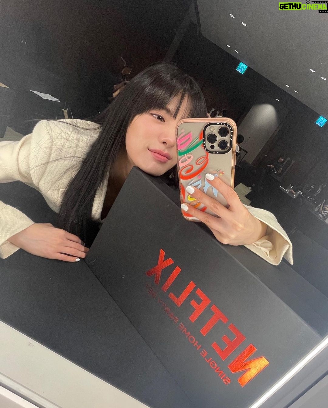Nana Instagram - 드디어‼️‼️‼️ #마스크걸 #넷플릭스시리즈 #8월18일 #김모미 #고현정 #이한별 #나나 #염혜란 #안재홍 #김용훈감독님 많관부🩷🩷🩷🩷🩷 내일모레라니…🫶😝