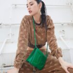 Nana Instagram - #돌체앤가바나 #dolcegabbana #DG로고백 #DGLogoBag #광고 @dolcegabbana 💚