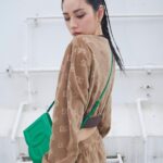 Nana Instagram - #돌체앤가바나 #dolcegabbana #DG로고백 #DGLogoBag #광고 @dolcegabbana 💚