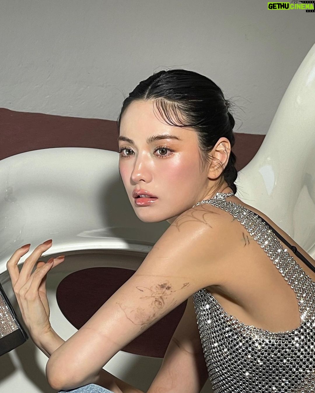 Nana Instagram - 쿸쿠쿠쿠스쿠스쿸쿠르쿠쿠크🩶 @suqqu_official #촬영중에📷