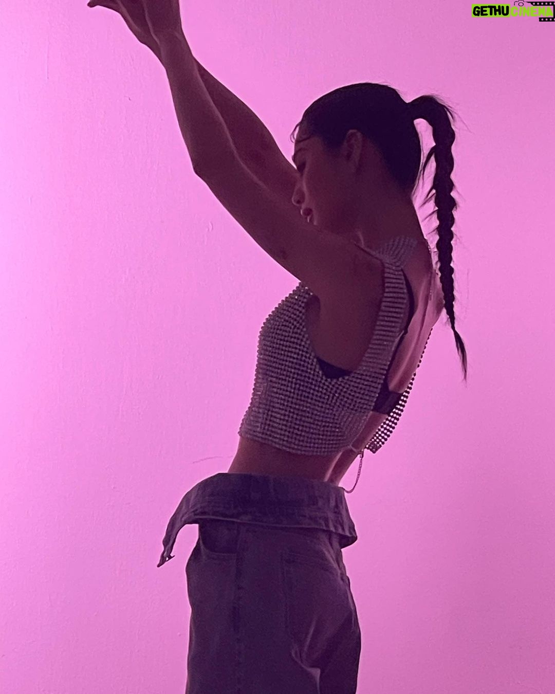 Nana Instagram - 쿸쿠쿠쿠스쿠스쿸쿠르쿠쿠크🩶 @suqqu_official #촬영중에📷