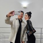 Nana Instagram - 2024 2am concert [one take] 그시절 함께했던 순간들이 떠올랐다. 음악방송 리허설갈때의 그 차가운냄새 북적이던 대기실, 설레이고 긴장되었던 모든순간들이. 2am..어느덧 16년이라는 세월이 흘렀고 그들의 열정과 노력을 알기에 보는내내 듣는동안 함께있는 그 공간안에서 여러가지 감정이 북받쳤다. 사랑하는 사람들과 함께 사랑하는 음악과 함께 우리모두 한 마음이 되어 위안과 치유를 얻을수있었습니다. 감사합니다. 앞으로도 노래해주세요. 존경합니다 2am선배님 죽어도못보내 ㅠㅠㅠㅠㅠㅠㅠㅠ🤍 #2am #2am서울콘서트 #onetake