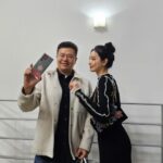 Nana Instagram - 2024 2am concert [one take] 그시절 함께했던 순간들이 떠올랐다. 음악방송 리허설갈때의 그 차가운냄새 북적이던 대기실, 설레이고 긴장되었던 모든순간들이. 2am..어느덧 16년이라는 세월이 흘렀고 그들의 열정과 노력을 알기에 보는내내 듣는동안 함께있는 그 공간안에서 여러가지 감정이 북받쳤다. 사랑하는 사람들과 함께 사랑하는 음악과 함께 우리모두 한 마음이 되어 위안과 치유를 얻을수있었습니다. 감사합니다. 앞으로도 노래해주세요. 존경합니다 2am선배님 죽어도못보내 ㅠㅠㅠㅠㅠㅠㅠㅠ🤍 #2am #2am서울콘서트 #onetake