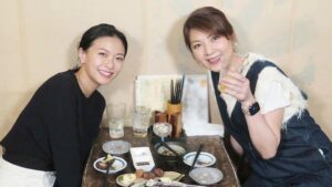 Nana Eikura Instagram - 報告を失念してしまい、大変申し訳ないです。
@naoko_iijima_705_officialこと、飯島直子さんと奇跡の共演をさせていただきました。

再放送の日程はこれから決まりますがFOD&TVerでは配信されております。

楽しく過ごしたい一心で、緊張しすぎてしまいました。

直子さんの人間力はInstagramで感じていただけるから…言うまでもないか。

番組に呼んでいただけたことが幸せで、のぼせました🍀